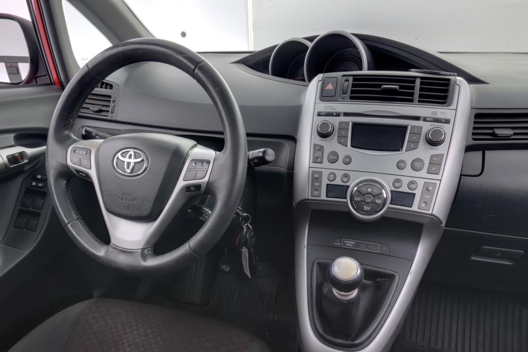 TOYOTA Verso 2012