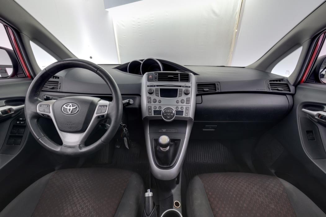 TOYOTA Verso 2012