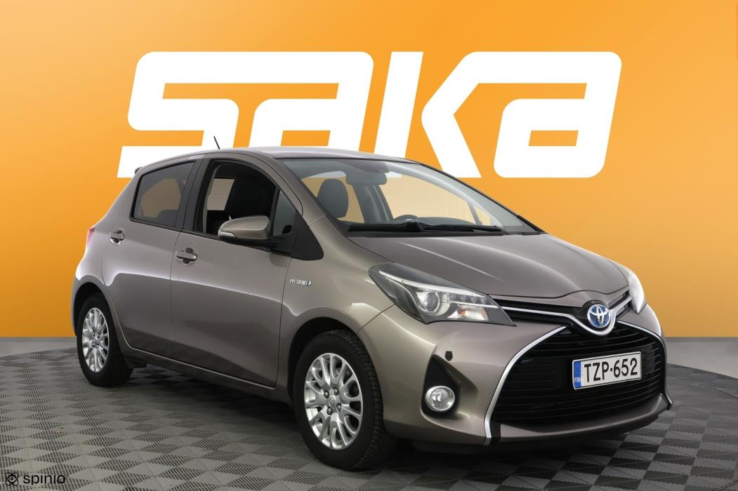 TOYOTA Yaris 2015