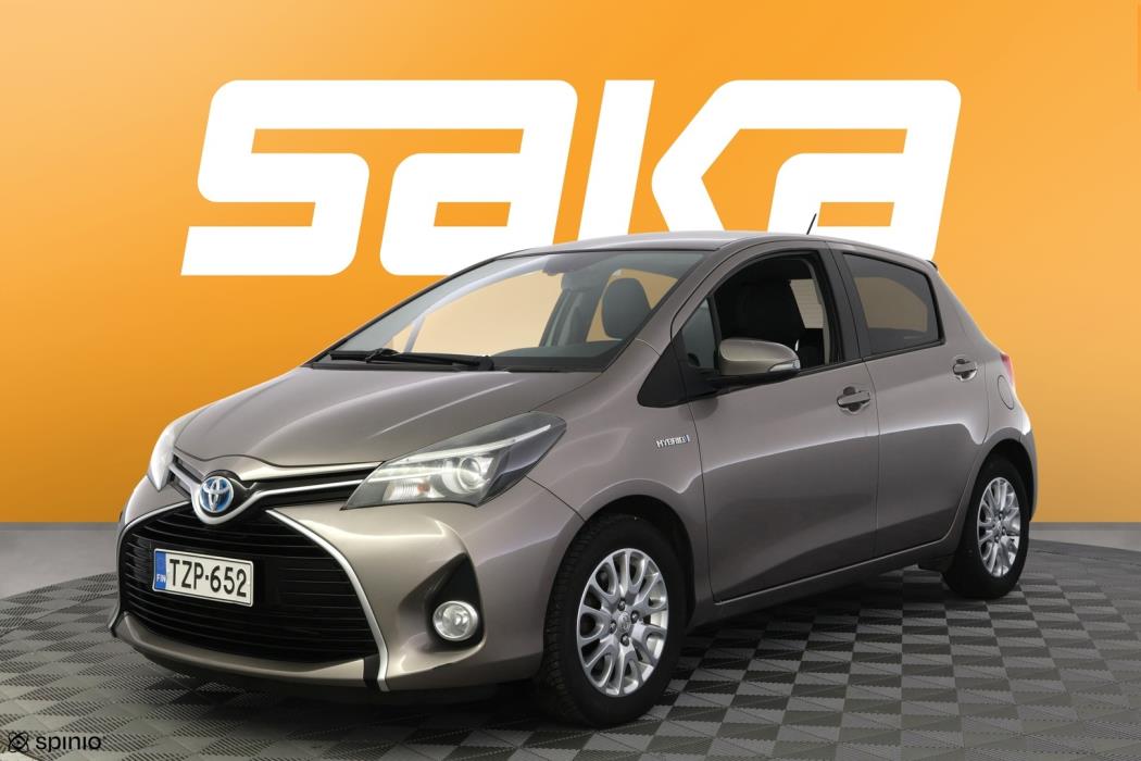 TOYOTA Yaris 2015