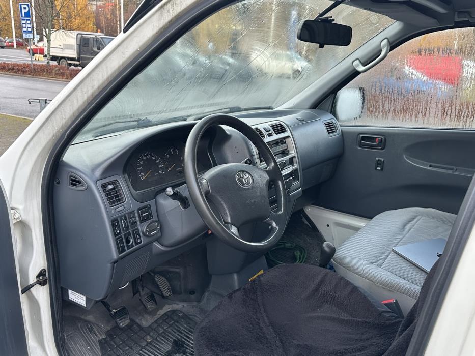 TOYOTA Hiace 2007