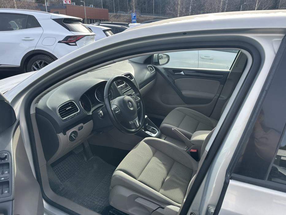 VOLKSWAGEN Golf 2010