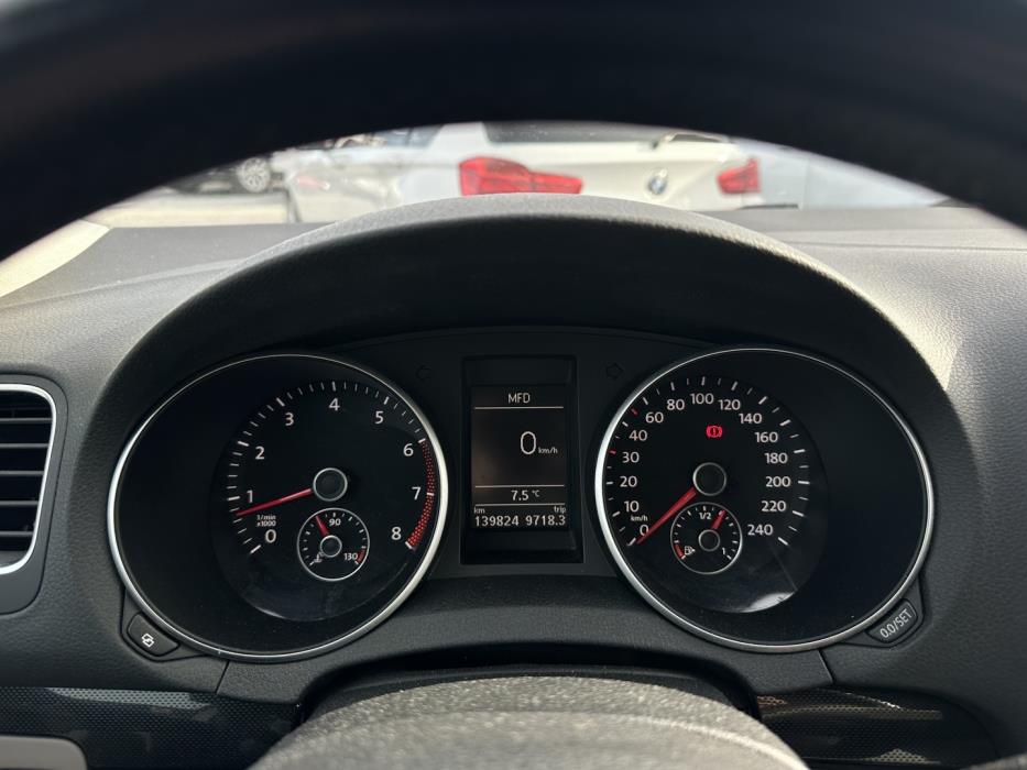 VOLKSWAGEN Golf 2010