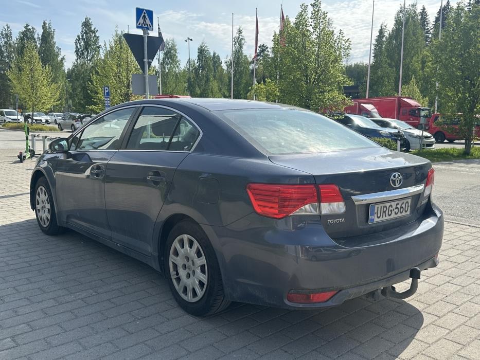 TOYOTA Avensis 2012