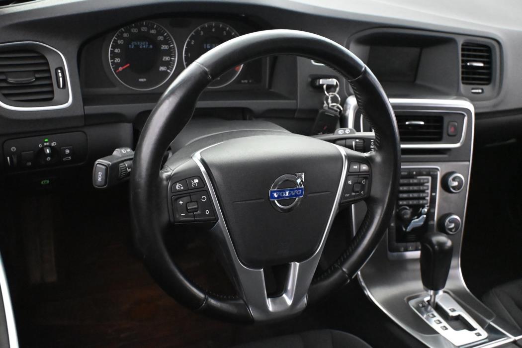 VOLVO V60 2011