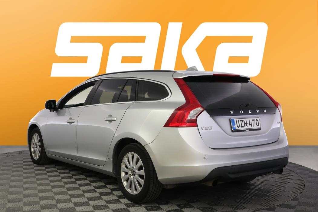 VOLVO V60 2011