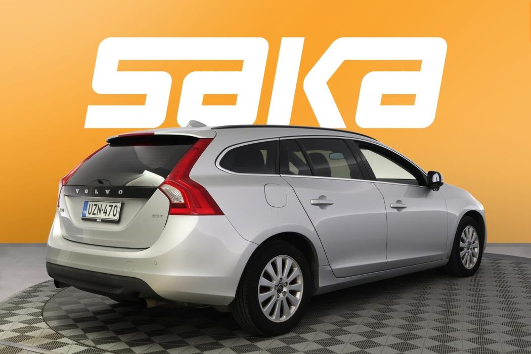VOLVO V60 2011