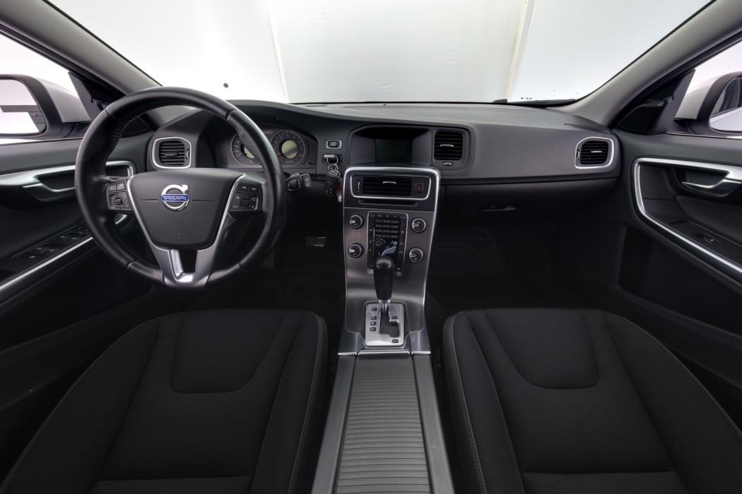 VOLVO V60 2011