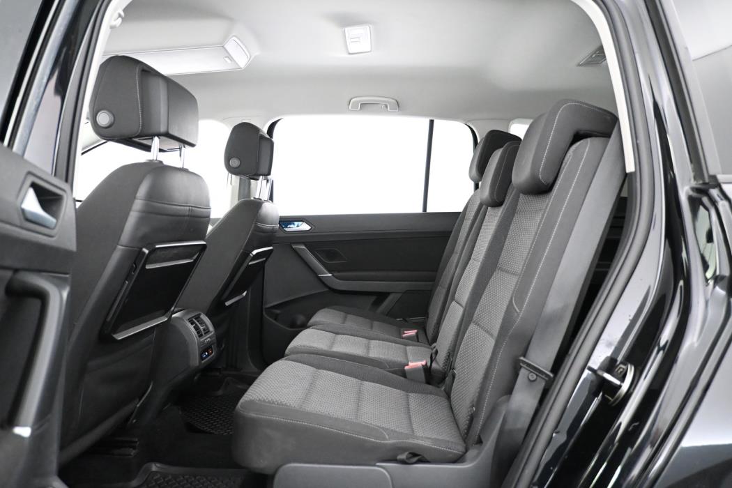 VOLKSWAGEN Touran 2017