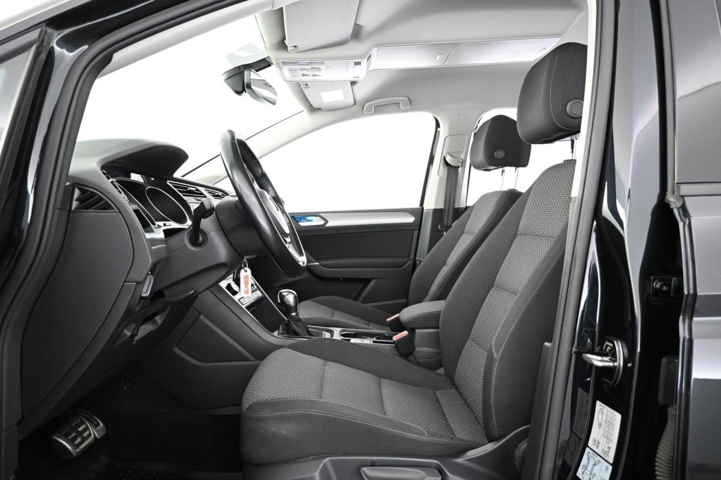 VOLKSWAGEN Touran 2017