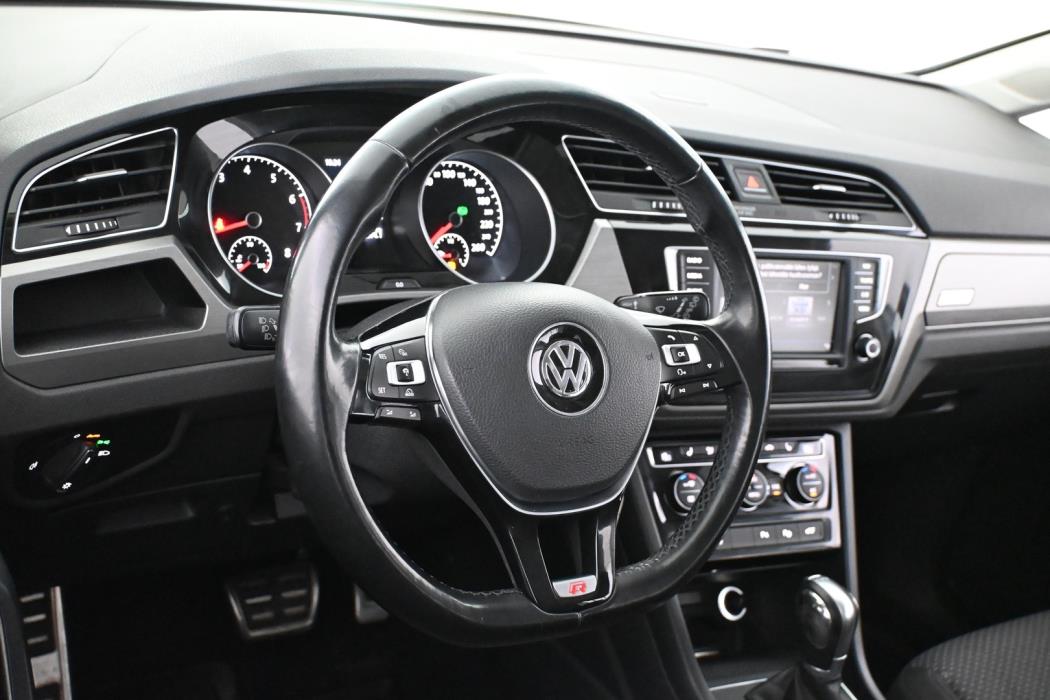 VOLKSWAGEN Touran 2017