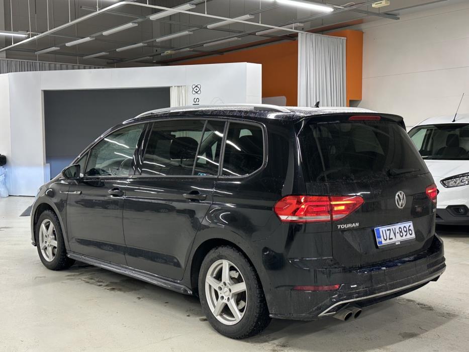 VOLKSWAGEN Touran 2017