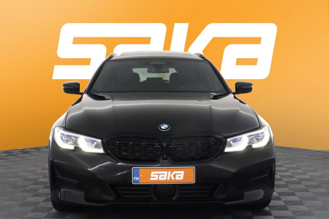 BMW 330 2020