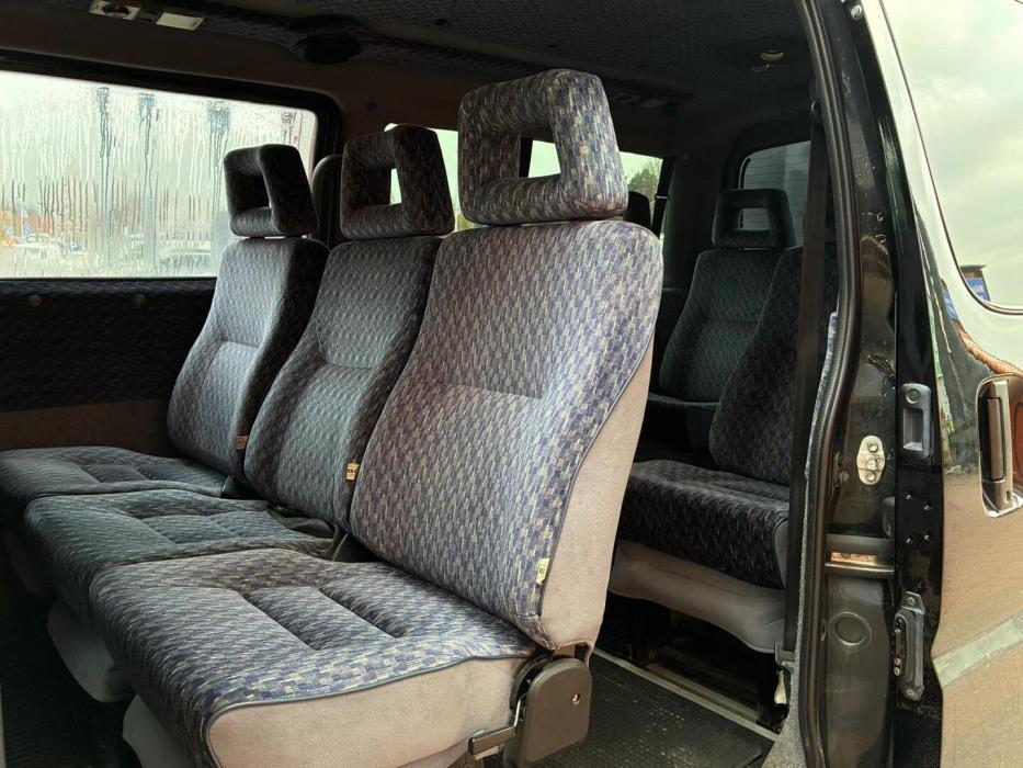 TOYOTA Hiace 2001