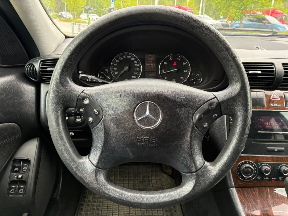 MERCEDES-BENZ C 2004