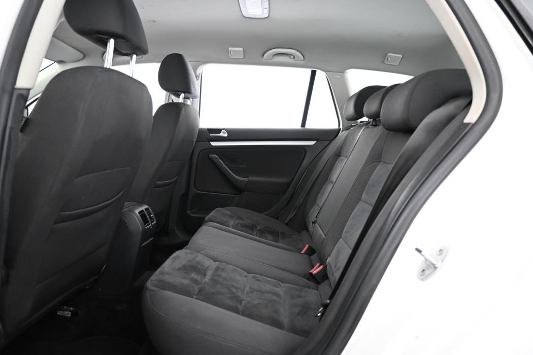 VOLKSWAGEN Golf 2012