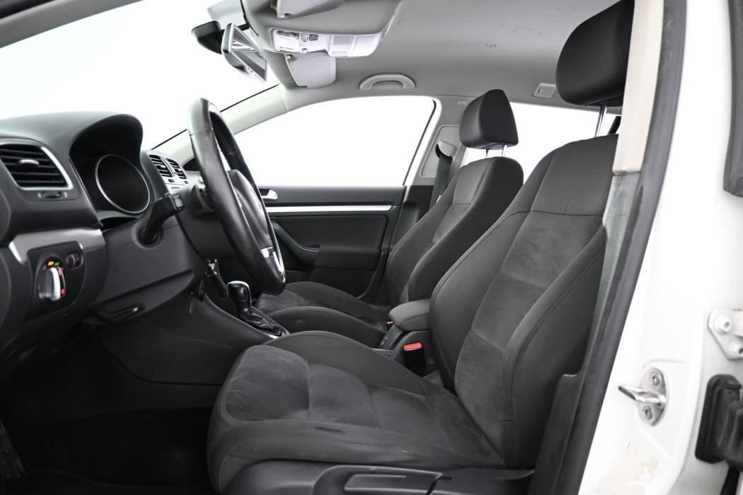 VOLKSWAGEN Golf 2012