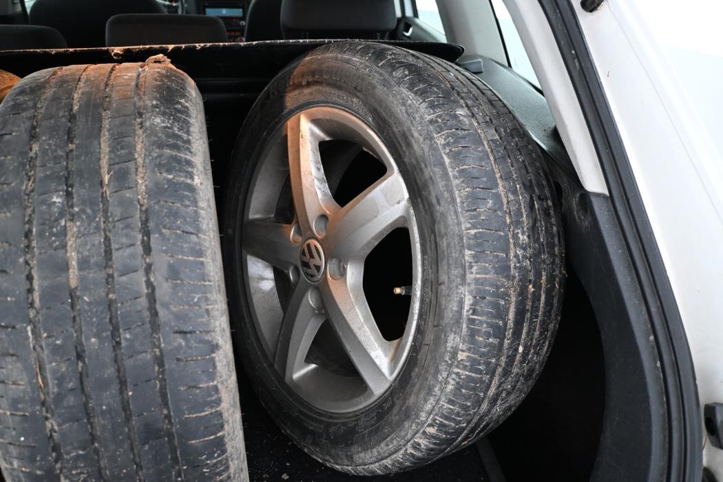 VOLKSWAGEN Golf 2012