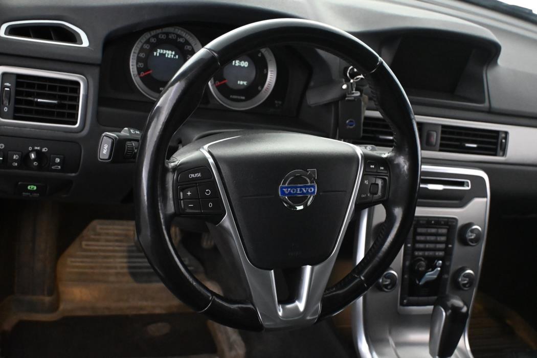 VOLVO V70 2012