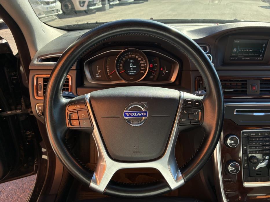 VOLVO V70 2014