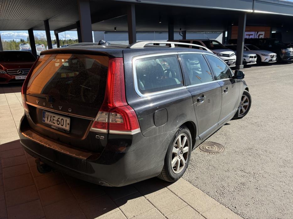 VOLVO V70 2014