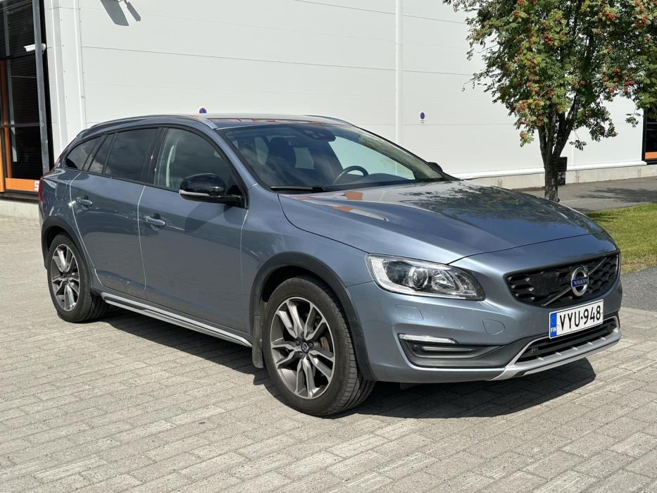 VOLVO V60 Cross Country 2017