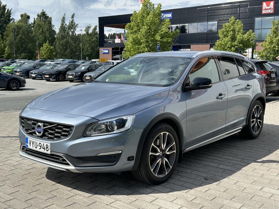 VOLVO V60 Cross Country 2017