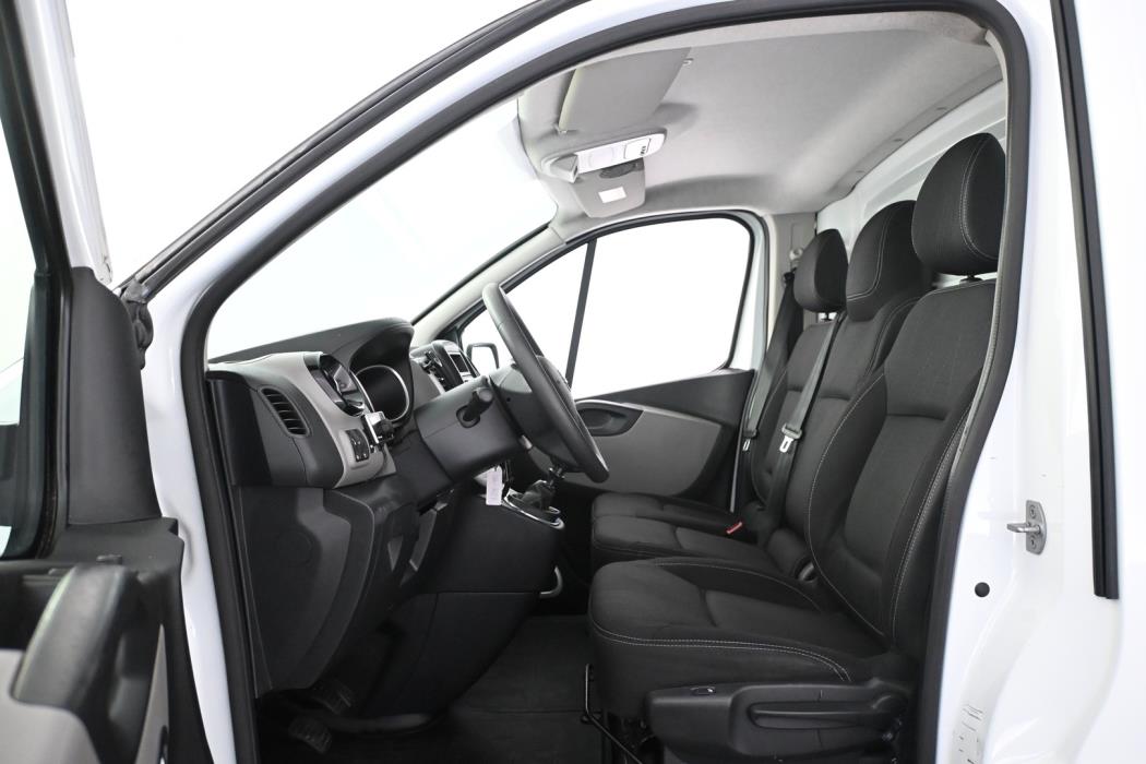 NISSAN NV300 2017