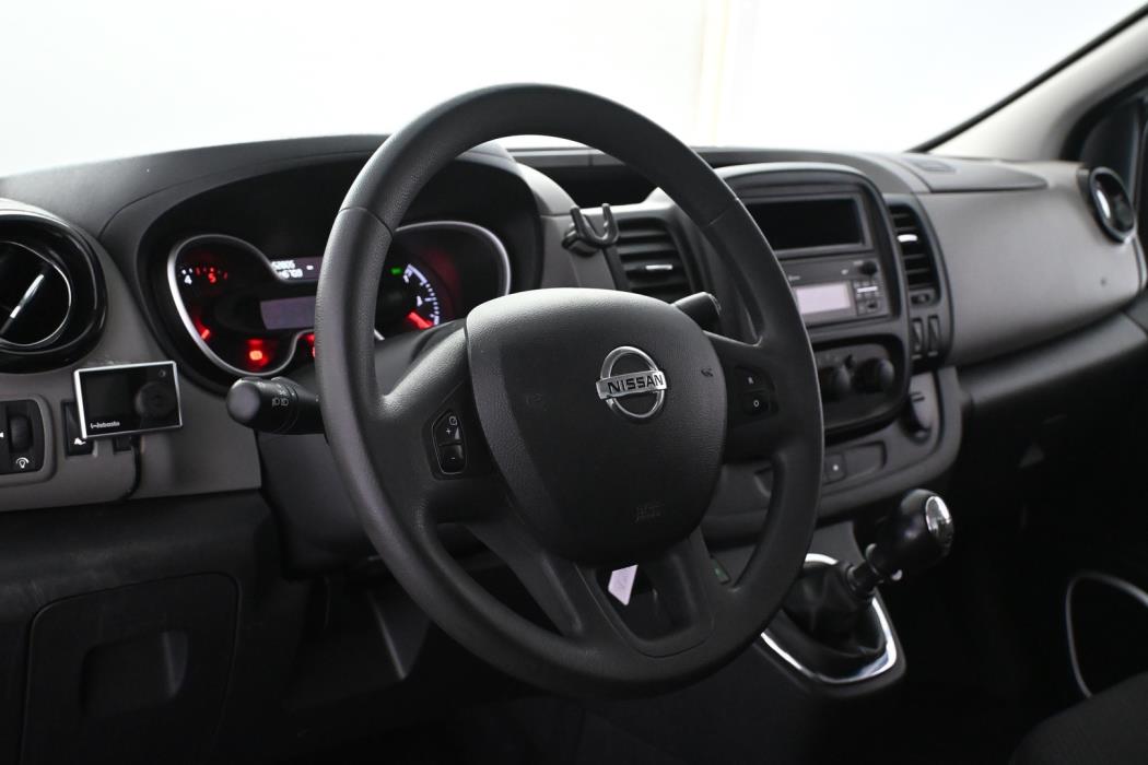 NISSAN NV300 2017