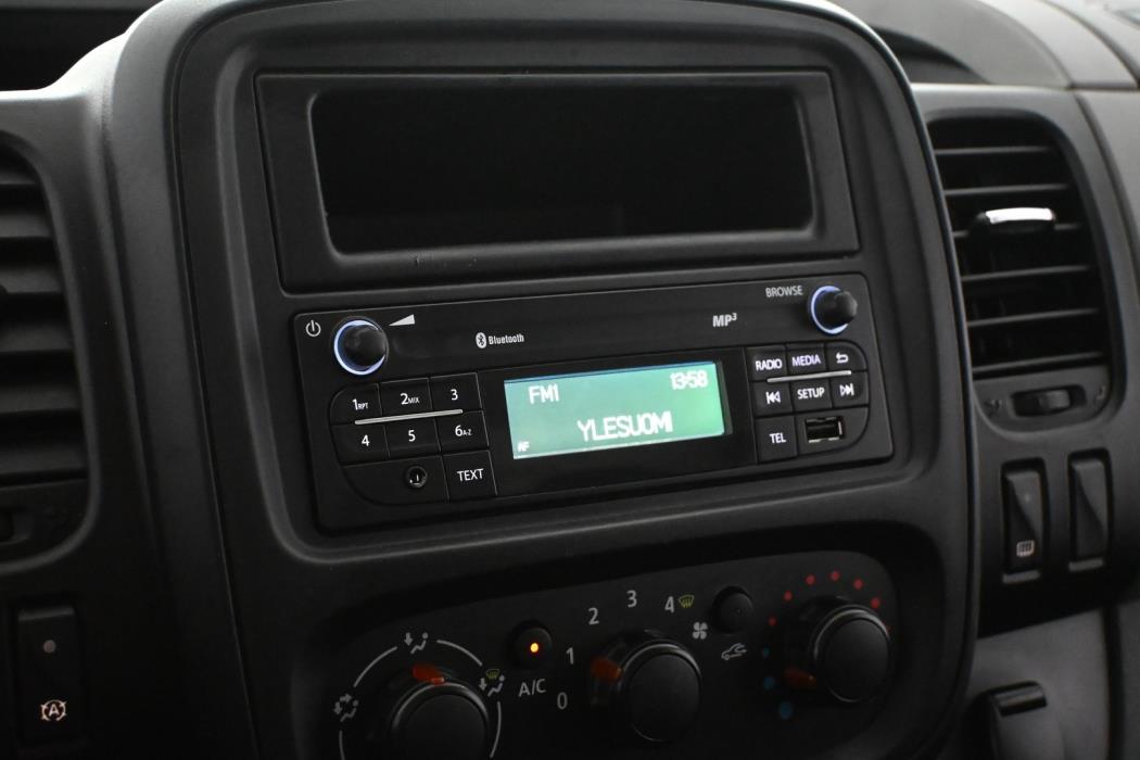 NISSAN NV300 2017
