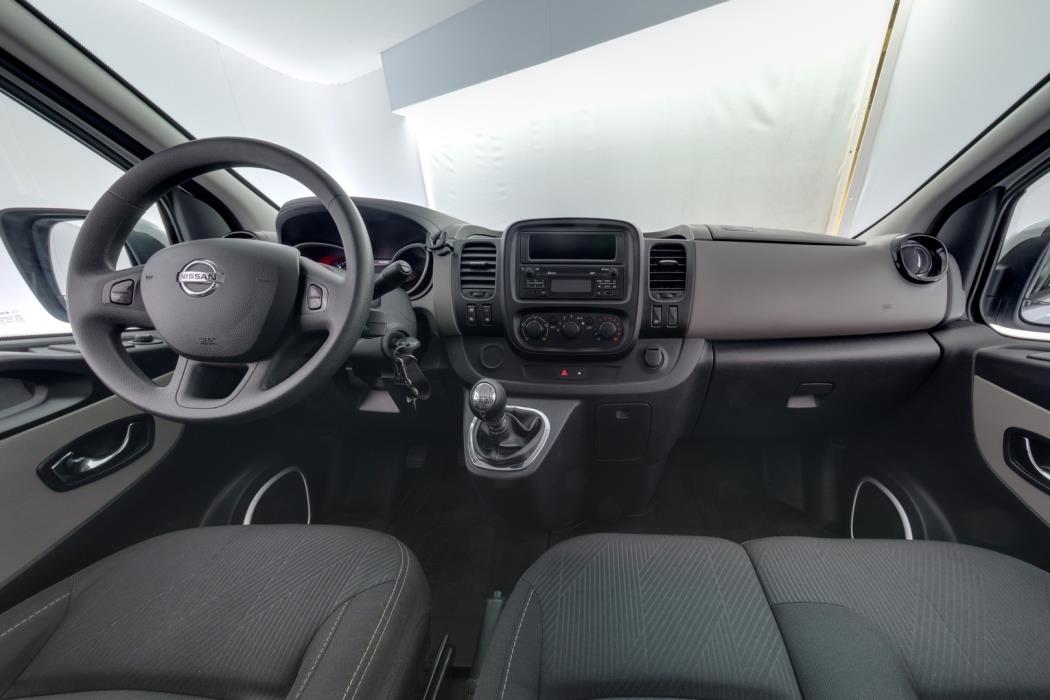 NISSAN NV300 2017