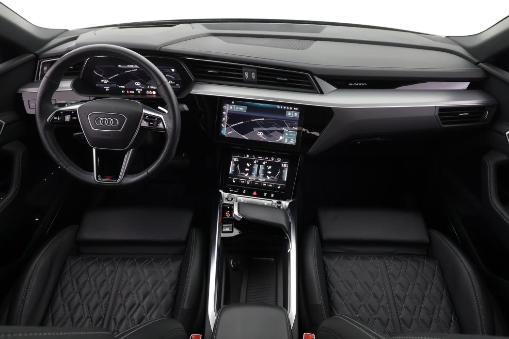 AUDI e-tron 2023