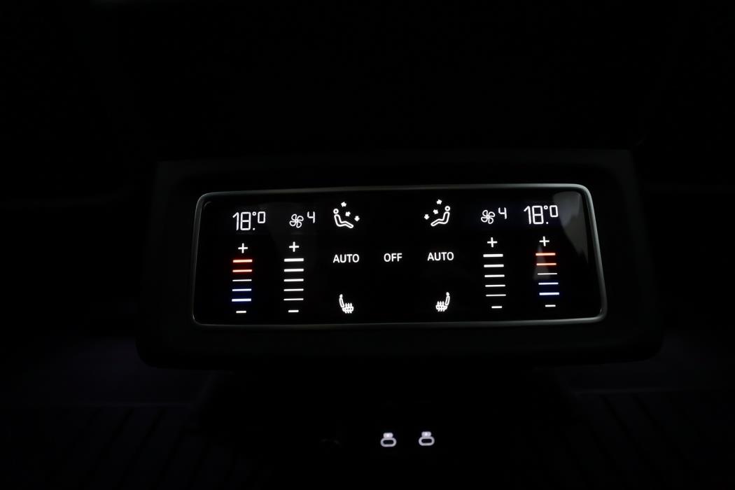 AUDI e-tron 2023