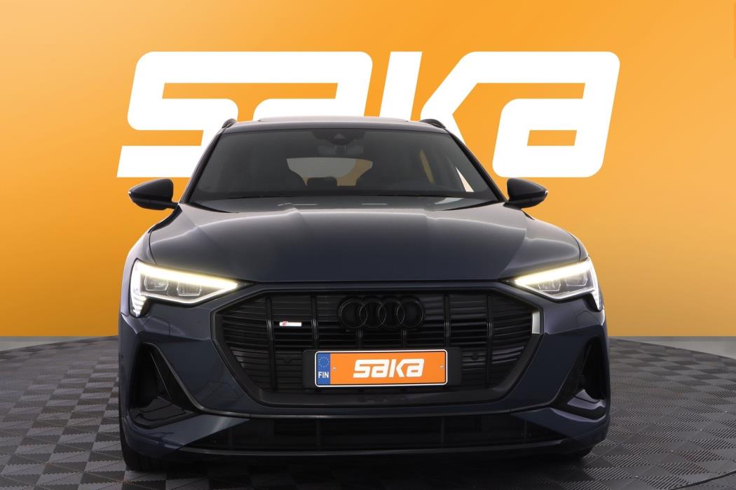 AUDI e-tron 2023