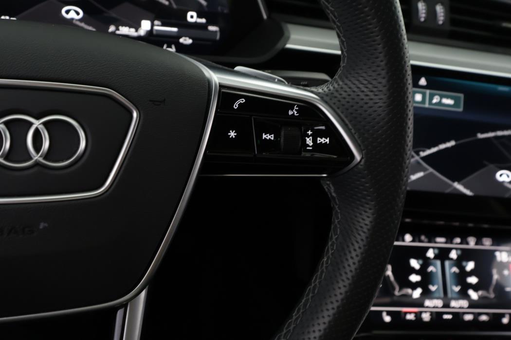 AUDI e-tron 2023