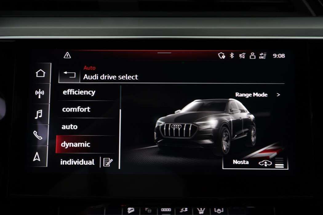 AUDI e-tron 2023