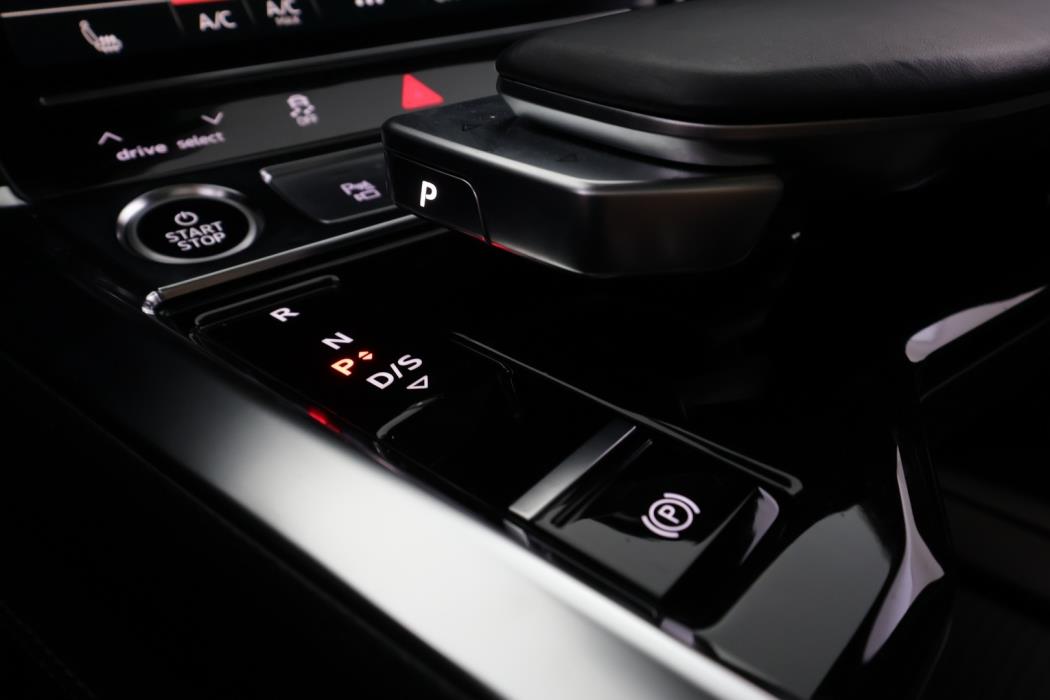 AUDI e-tron 2023