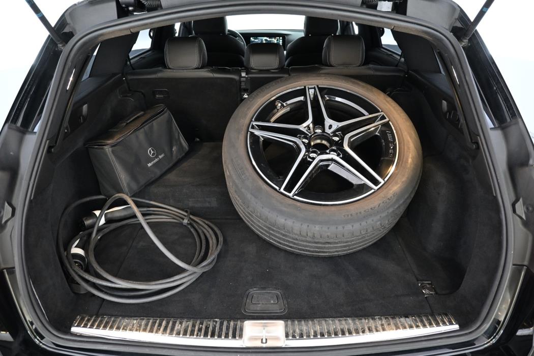 MERCEDES-BENZ E 2023