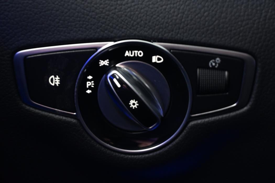 MERCEDES-BENZ E 2023