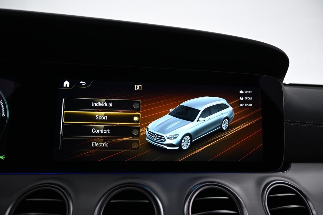 MERCEDES-BENZ E 2023