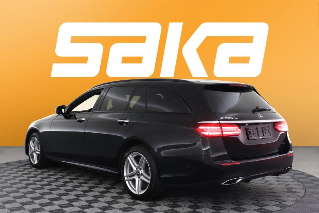 MERCEDES-BENZ E 2023