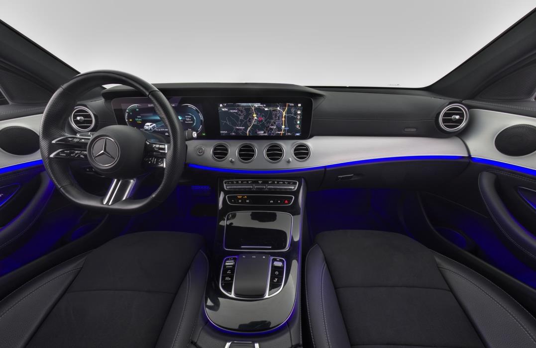 MERCEDES-BENZ E 2023