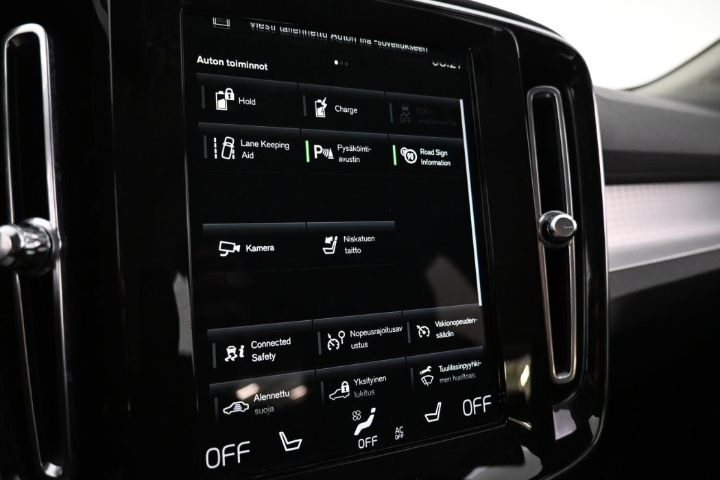 VOLVO XC40 2022