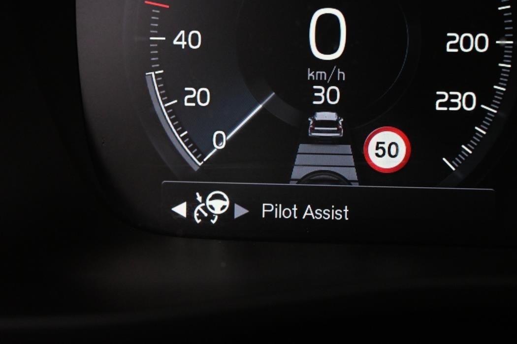 VOLVO XC40 2022
