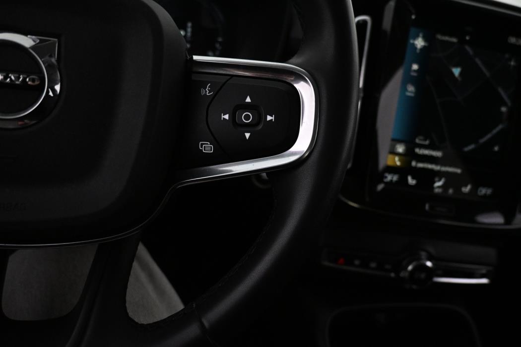 VOLVO XC40 2022