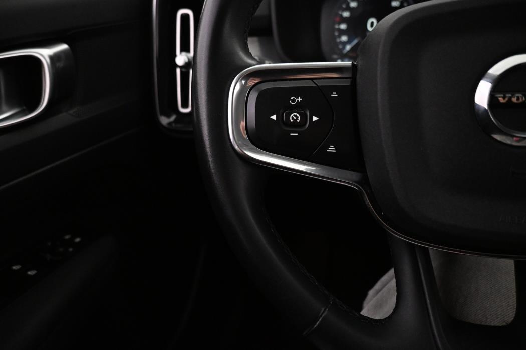 VOLVO XC40 2022