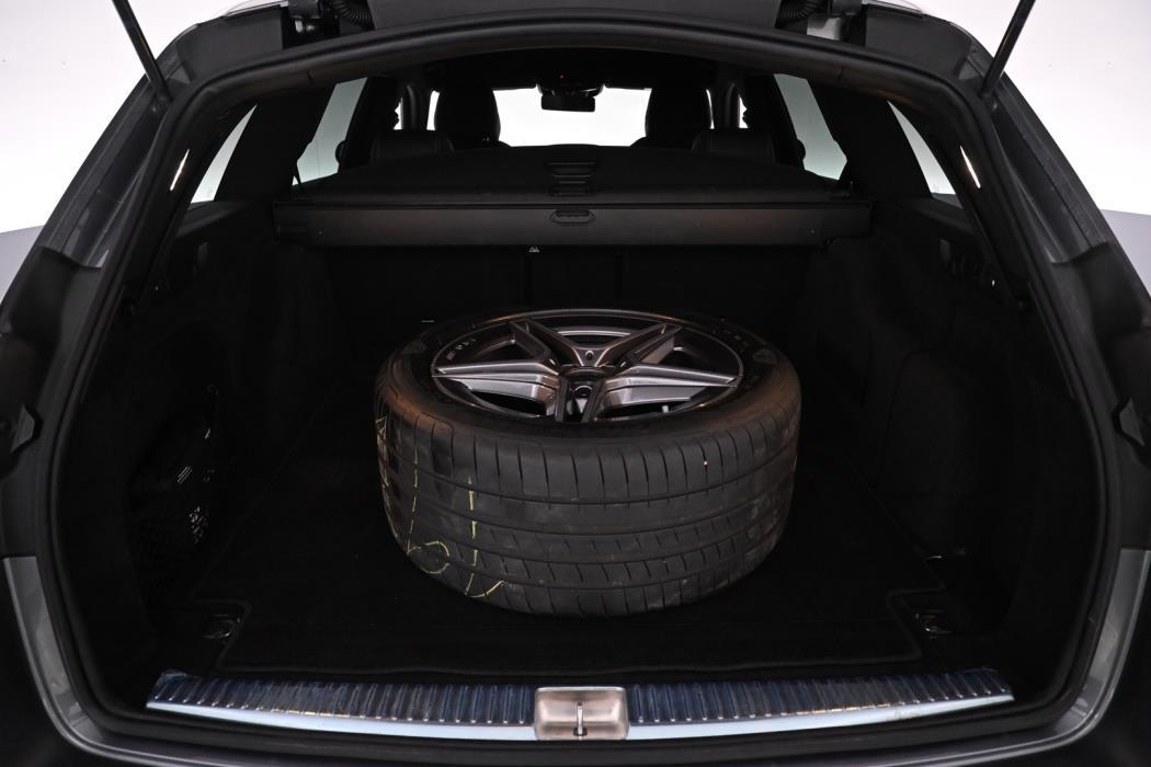 MERCEDES-BENZ E 2022