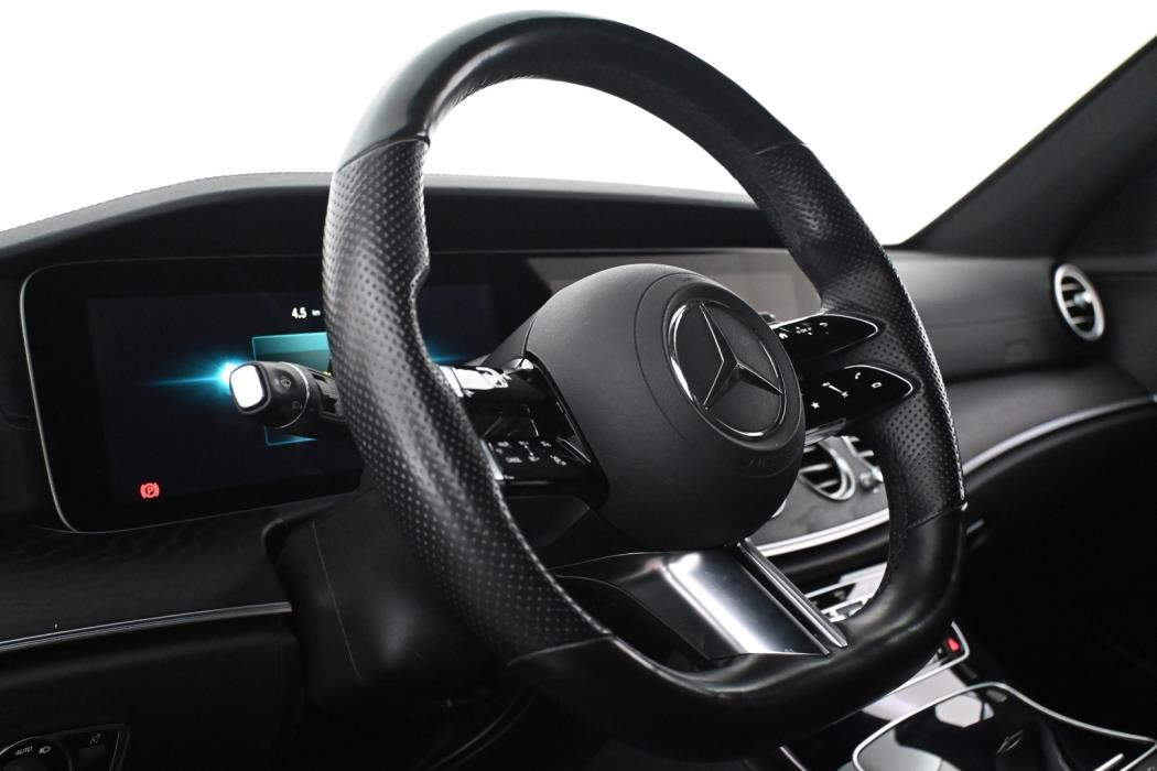 MERCEDES-BENZ E 2022