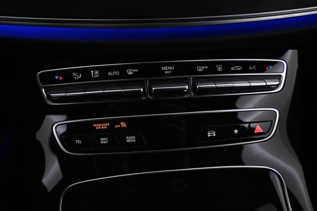 MERCEDES-BENZ E 2022