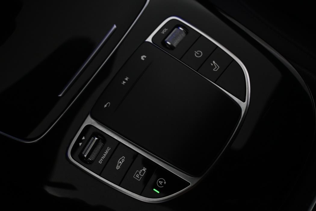 MERCEDES-BENZ E 2022